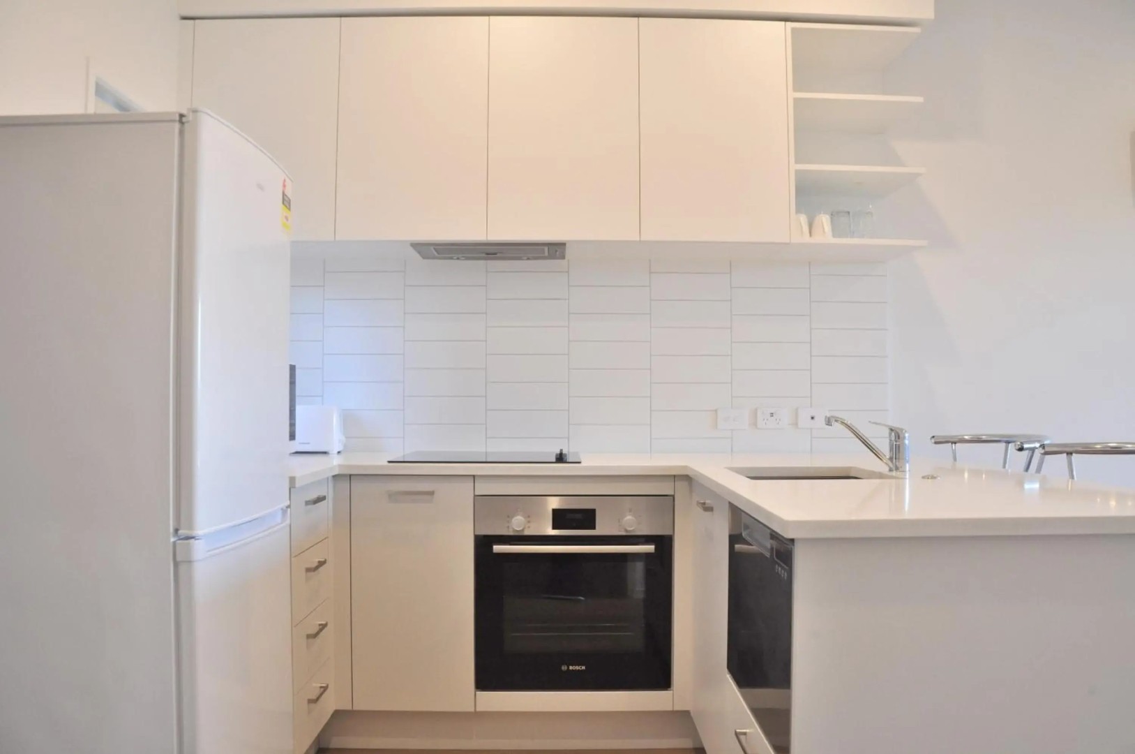 Stunning Townhouse - Walking to Botany Shopping Center