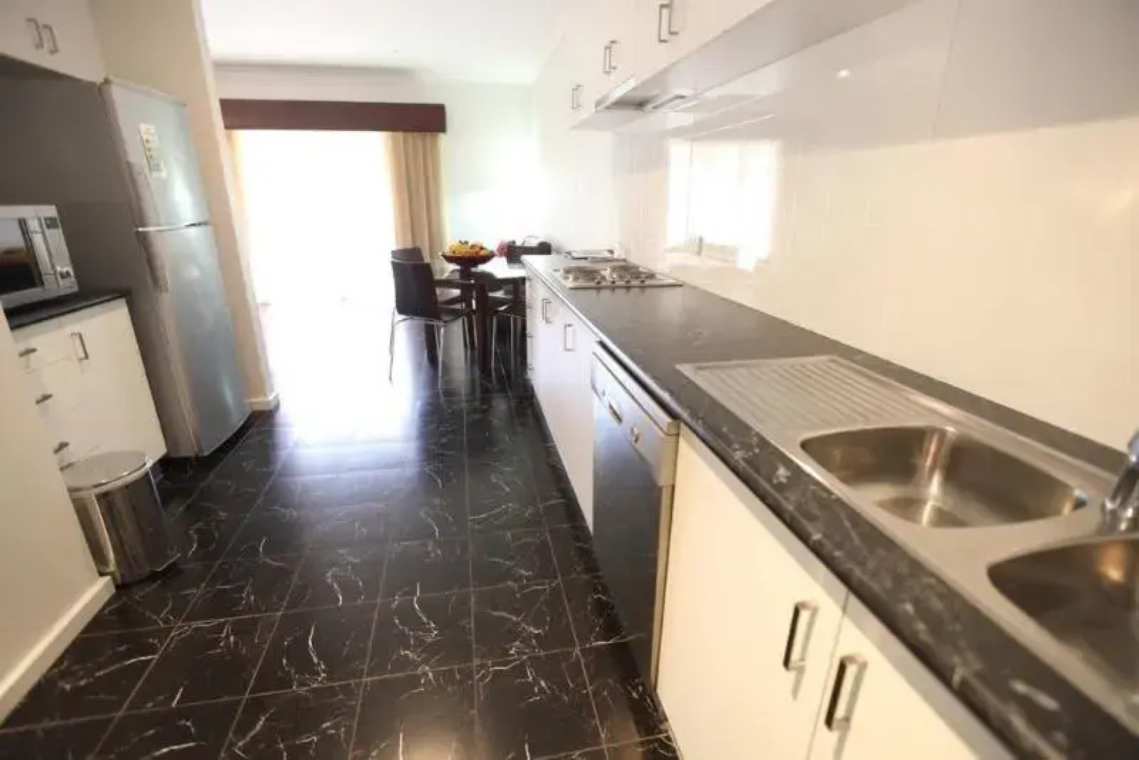 Blazing Stump Motel & Suites