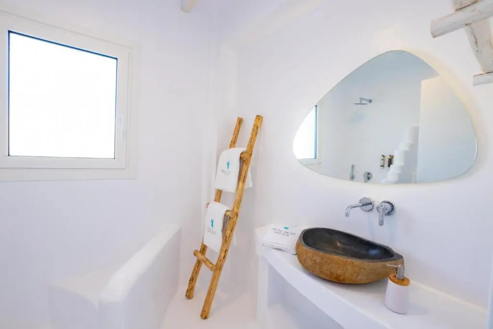 Thalasidi Luxury Suites