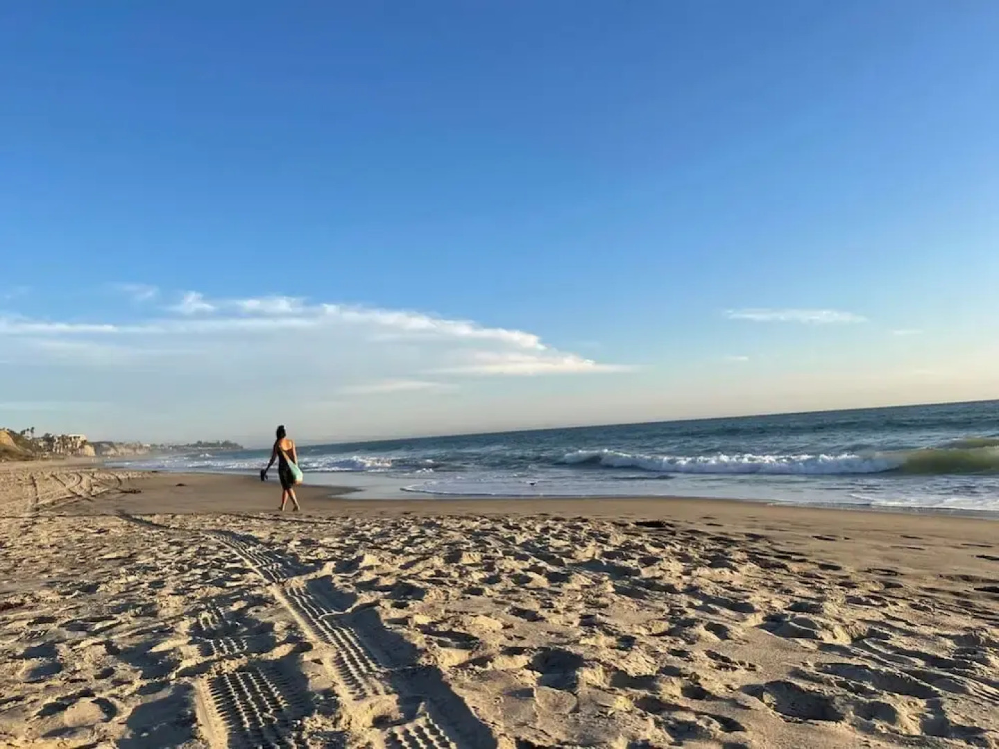 Walk to Beach - King Apt In 1 Area - AB