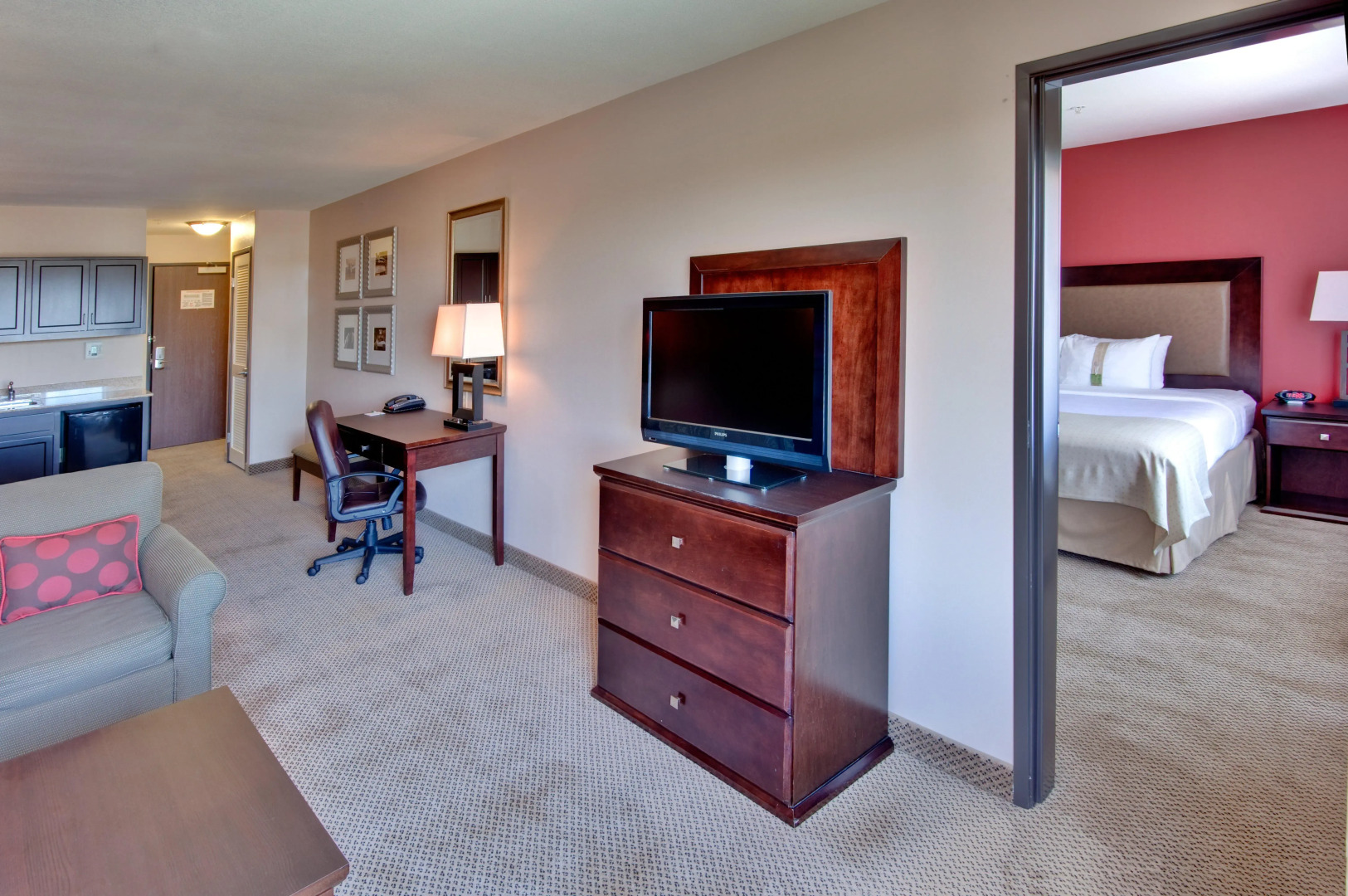 Holiday Inn & Suites Bakersfield by IHG