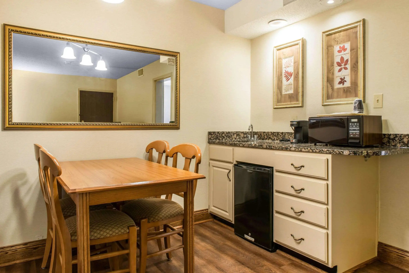 Comfort Inn & Suites