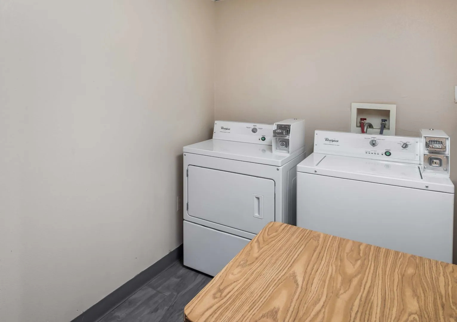 Red Roof Inn & Suites Austin East - Manor