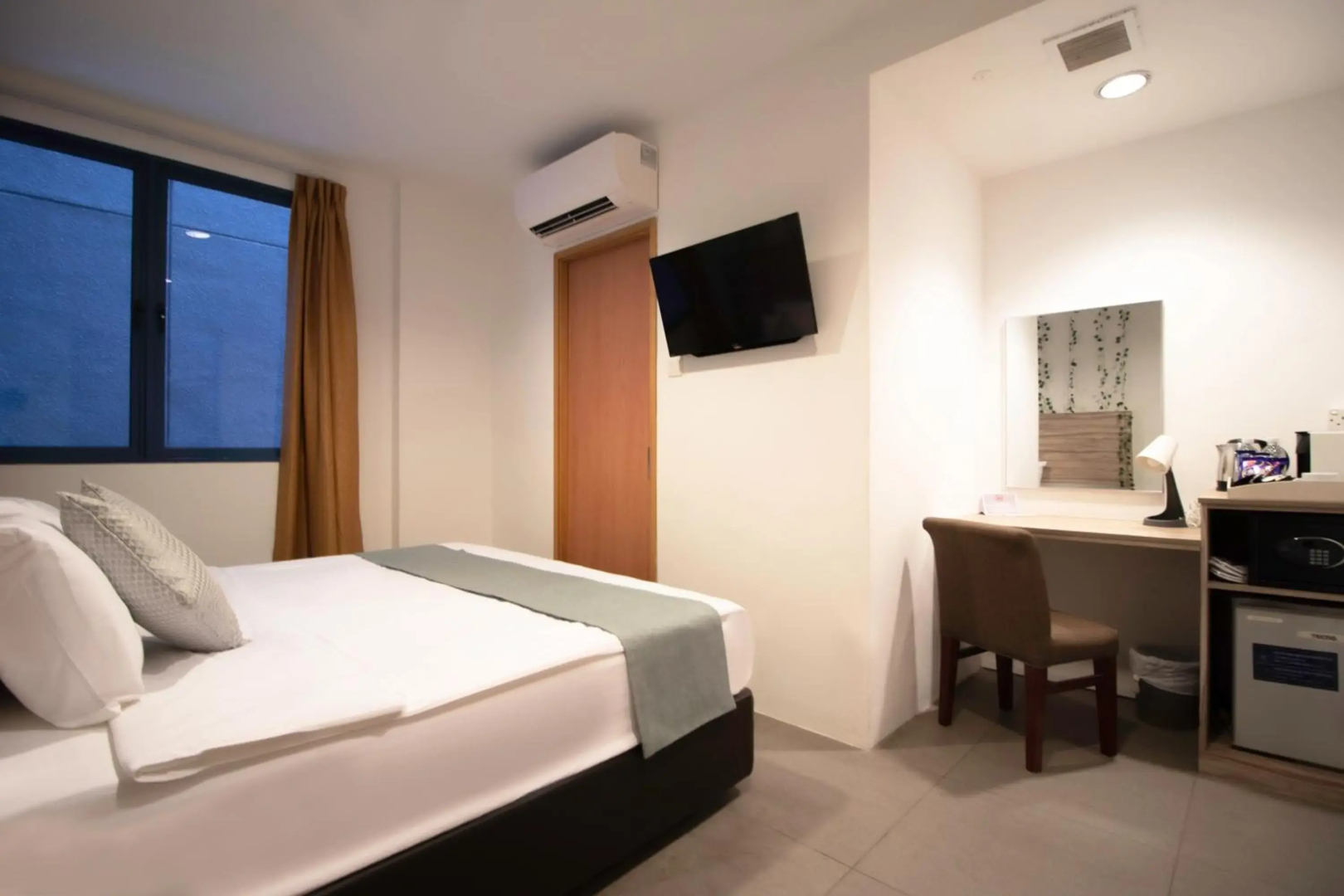 Victoria Hotel, a NuVe Group Collection