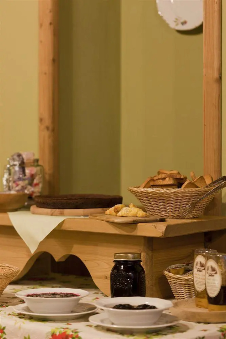 Casalpina Regina Margherita