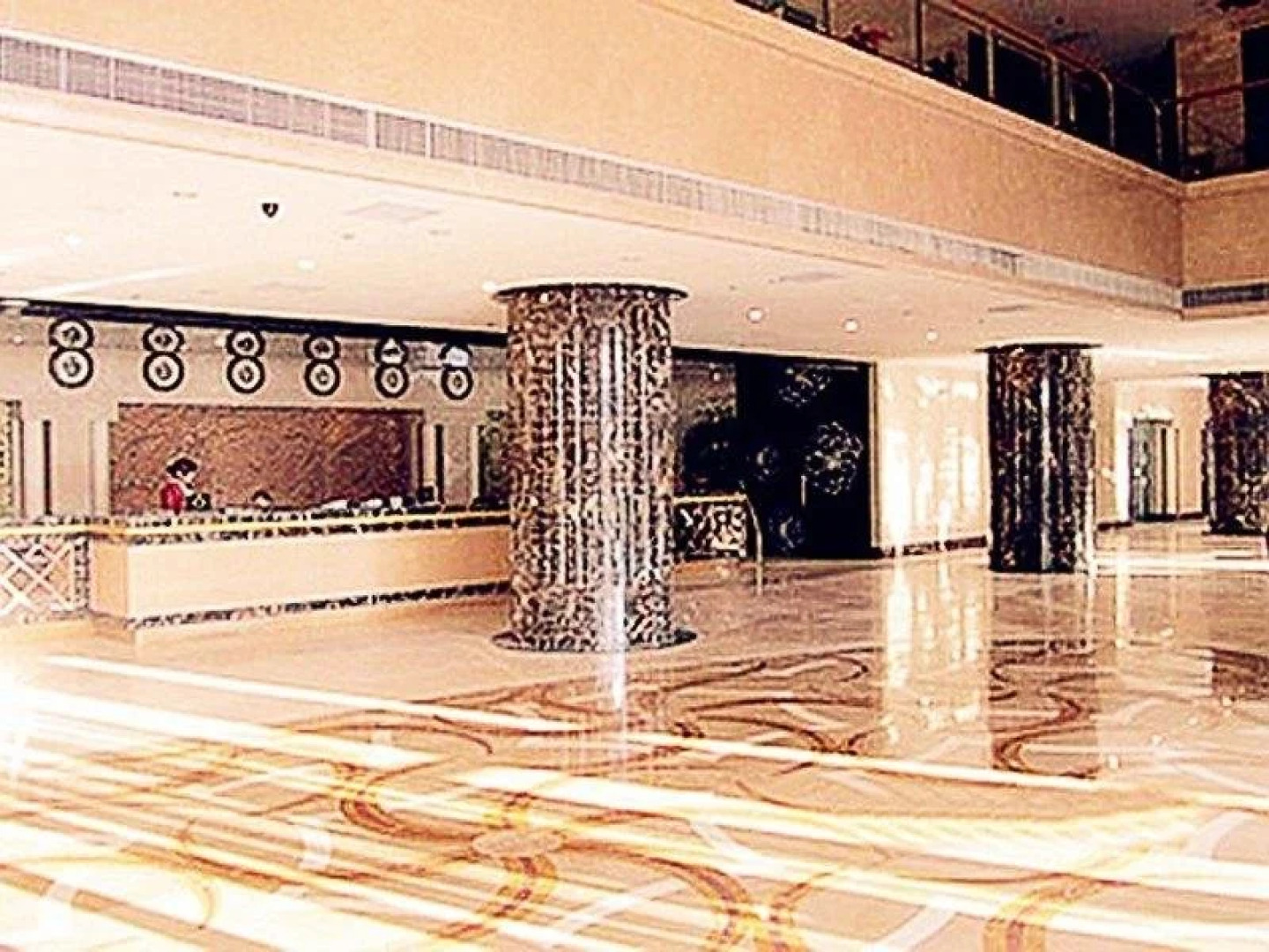 China Rushan Champs Elysees Hotel