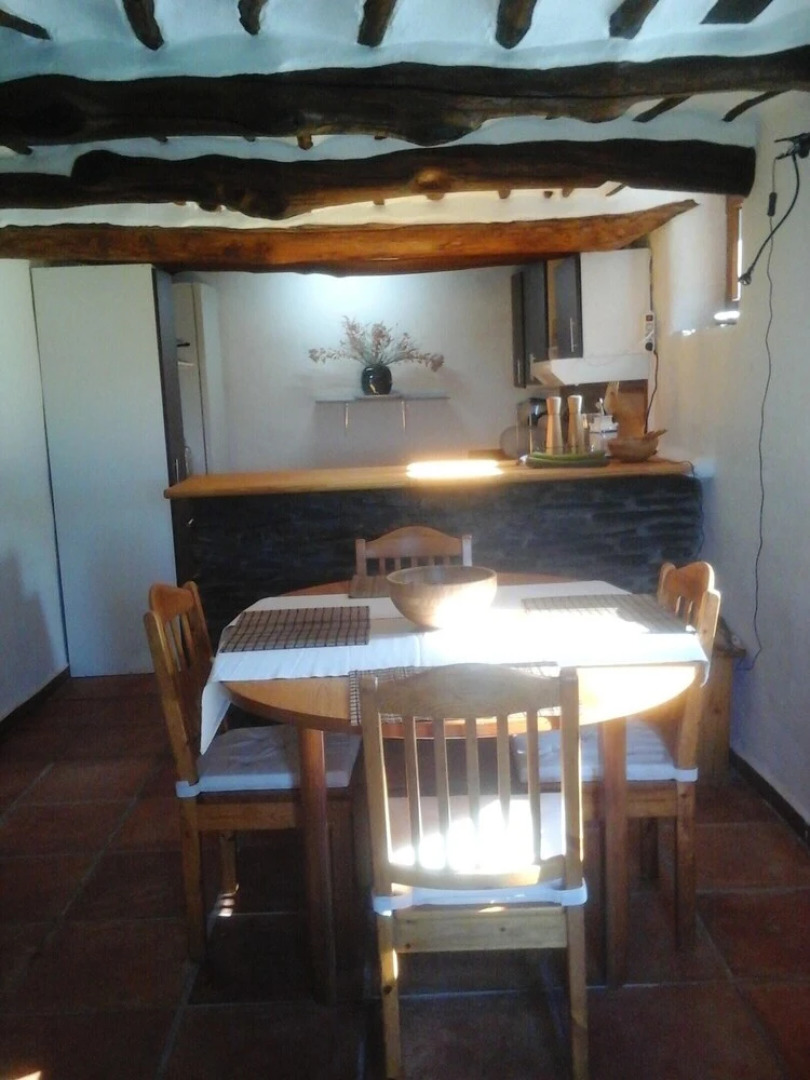 Apartment With one Bedroom in Busquístar, With Wonderful Mountain View, Private Pool and Furnished Garden - Near the Slopes