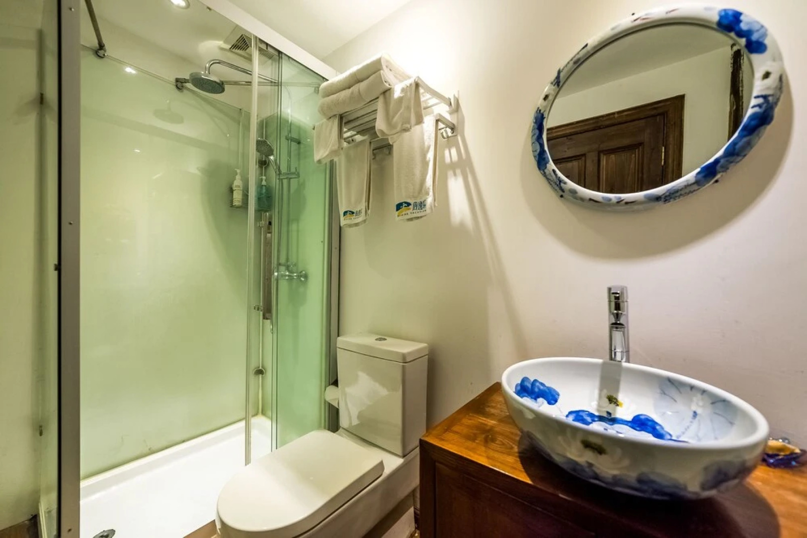 Jiusitang Travelling With hotel