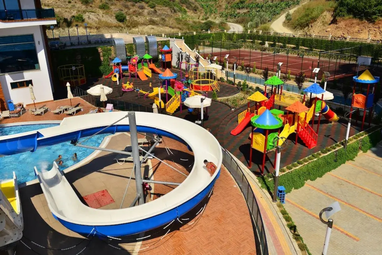 Azura Park Residence