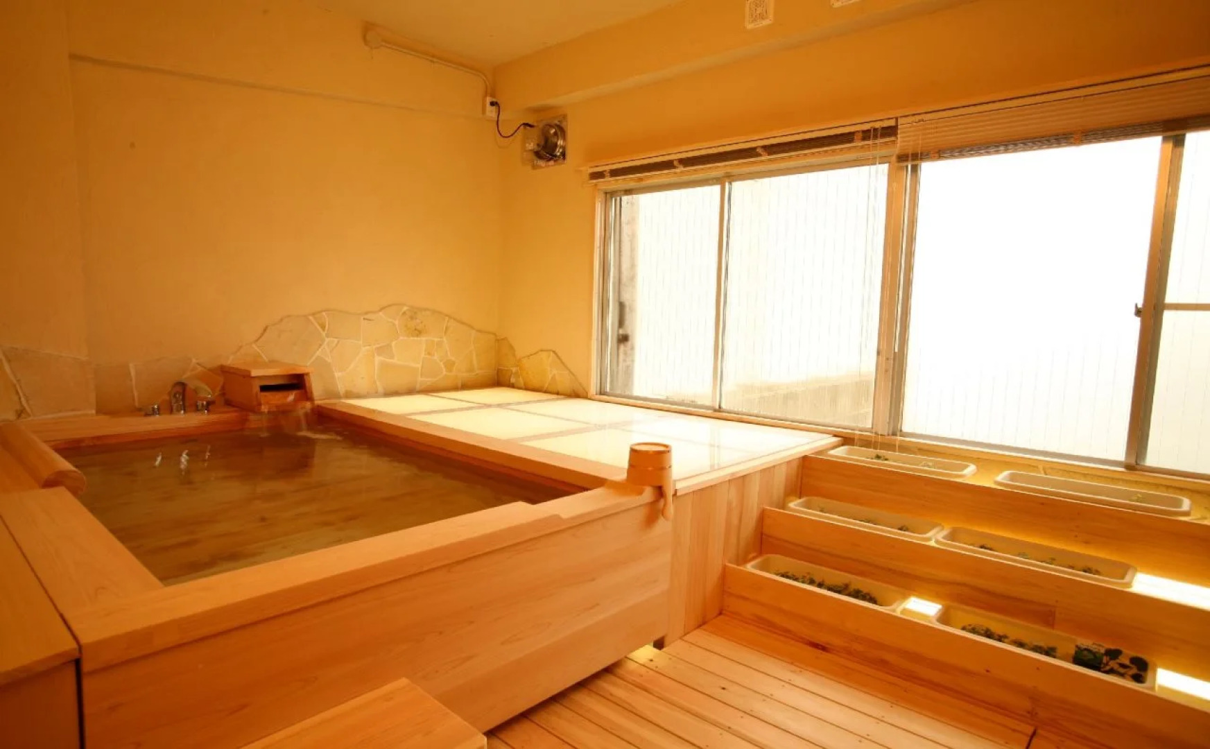 Tabinoyado Ushionoakari Geiboso