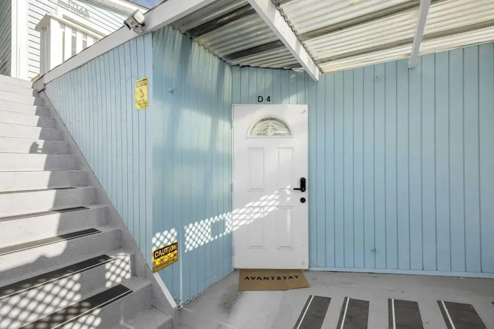 Steps to the Beach, Firepit & Patio Long-term Newport Beach Stay Coastal Cove