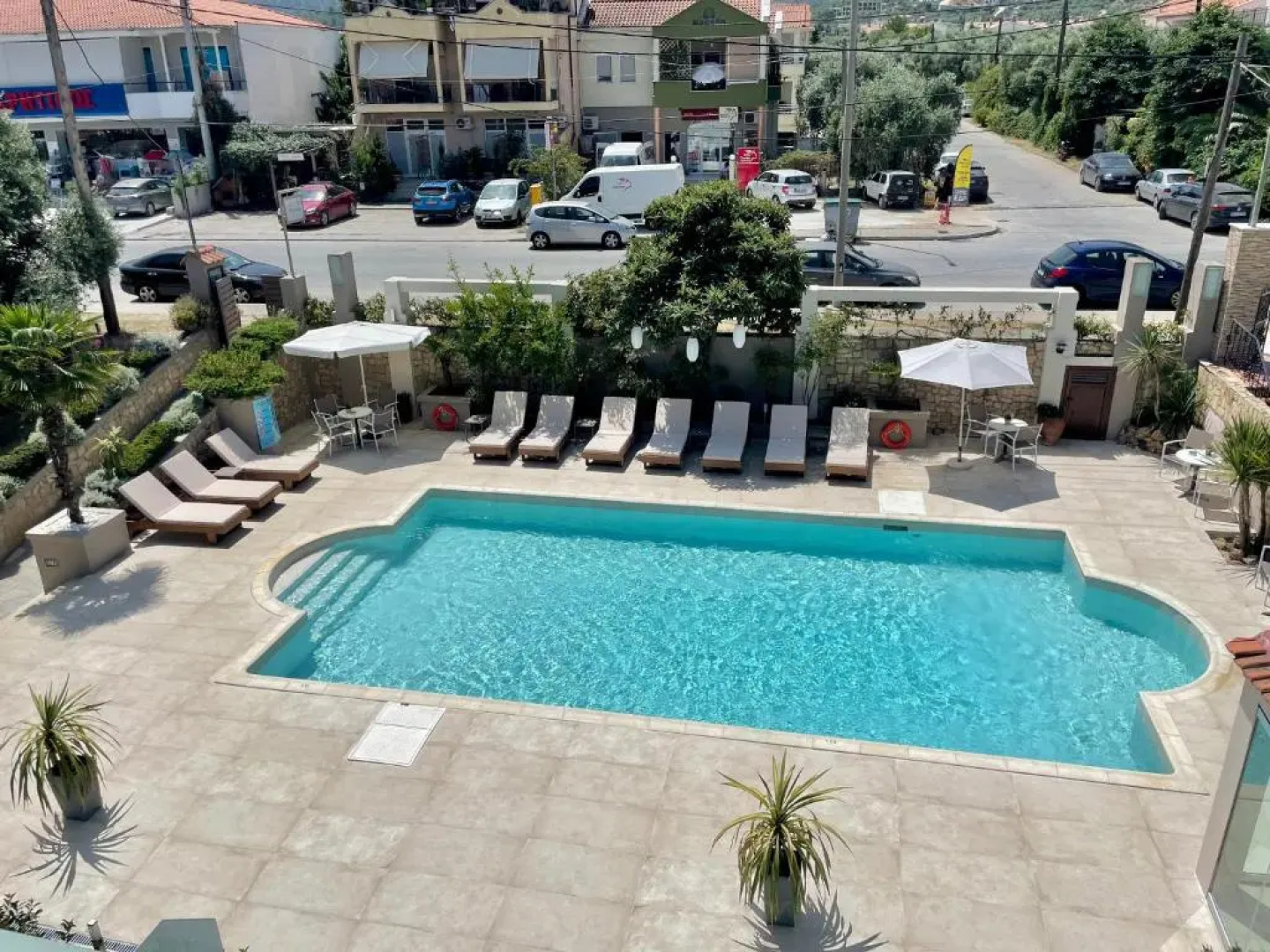Luxury Aroma Villa