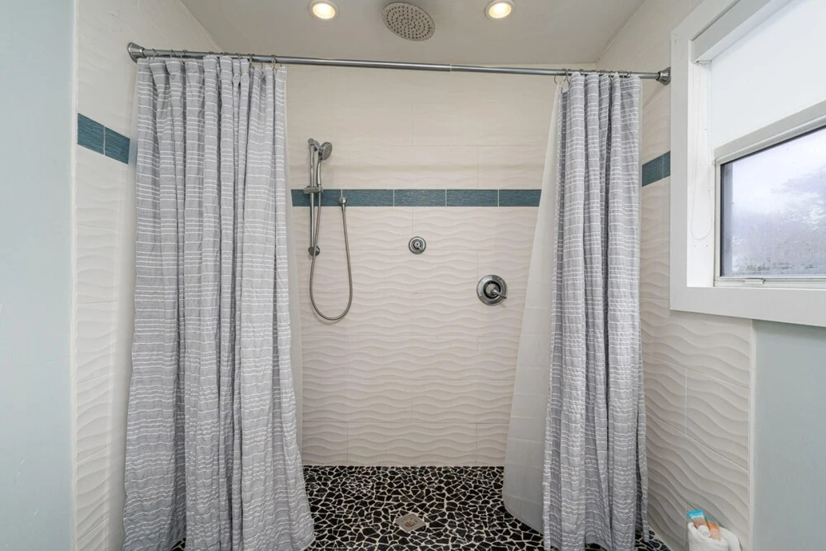 621 Estero - Charming Cozy Cottage by Coastal Vacation Properties