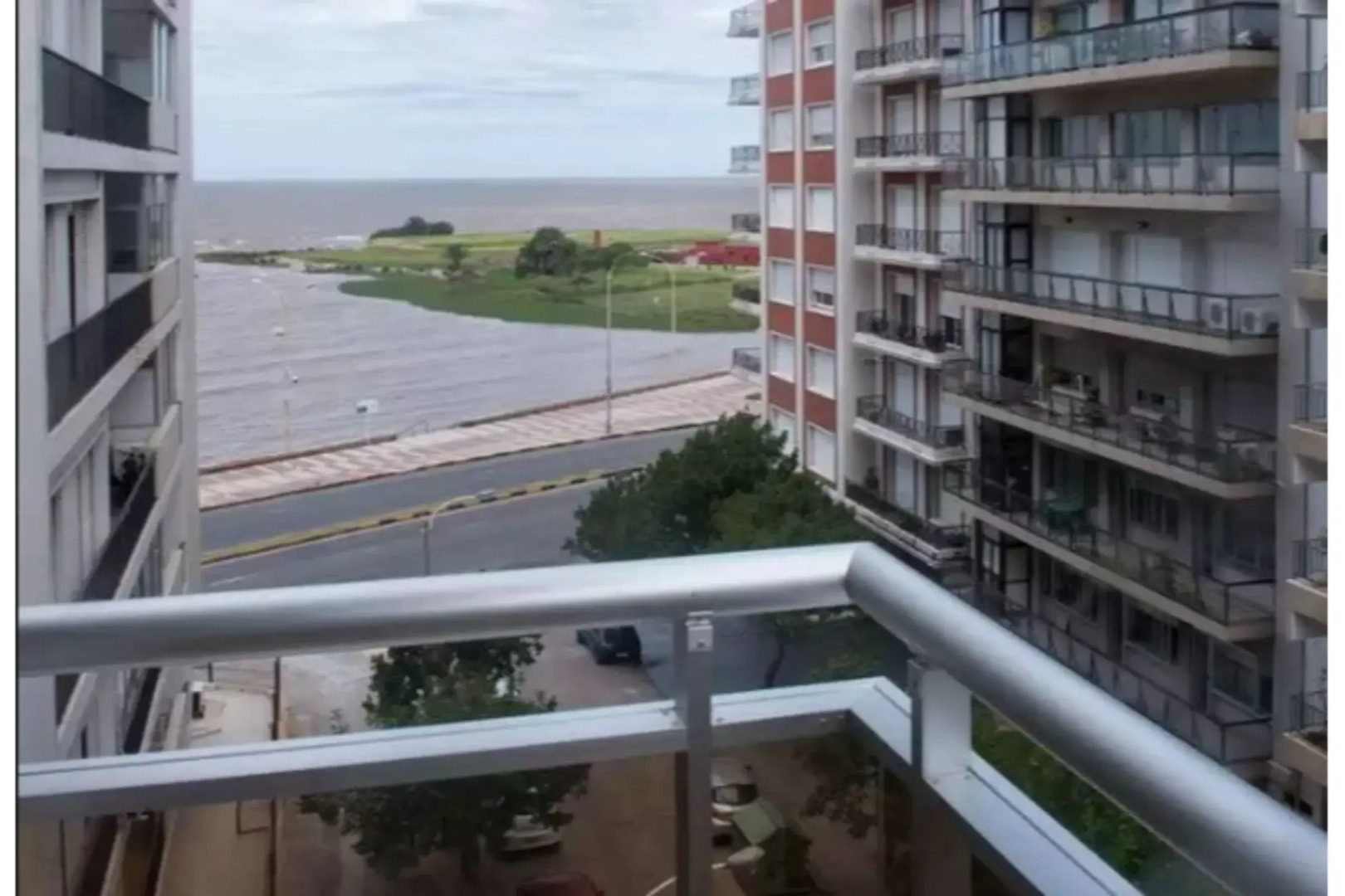 27 Suites Apart Hotel