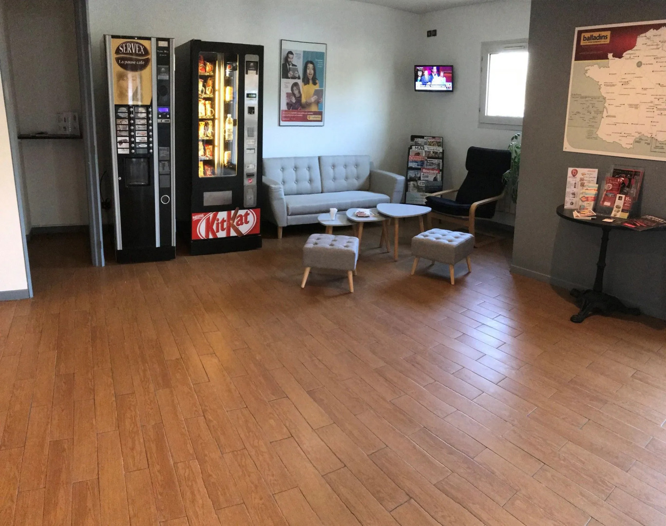 initial by balladins Tours Sud