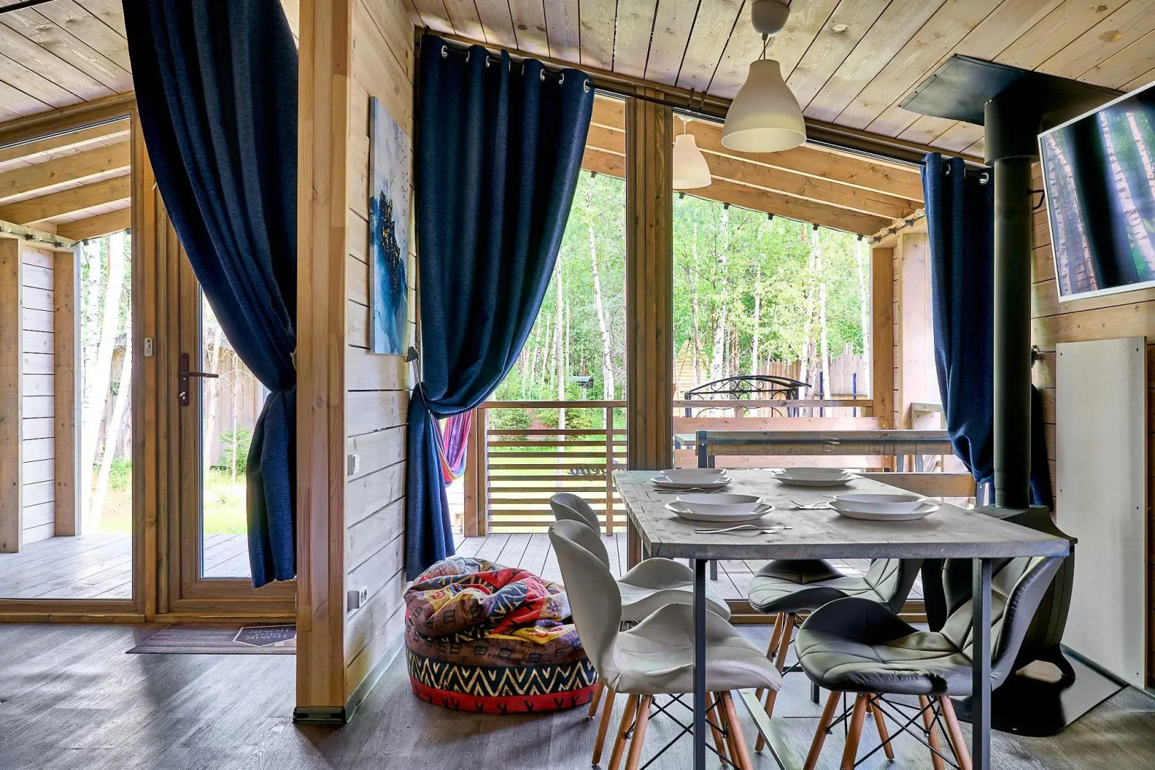 Дача Голубое Озеро с камином