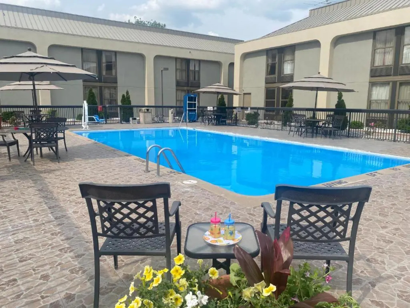 Clarion Inn & Suites Grand Rapids Airport