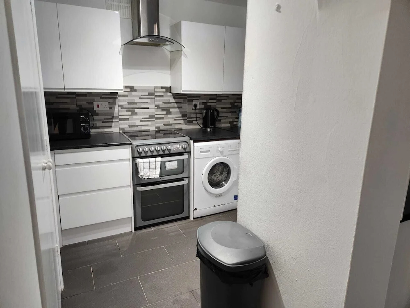 Grays Apartment With City Views Lakeside Shopping