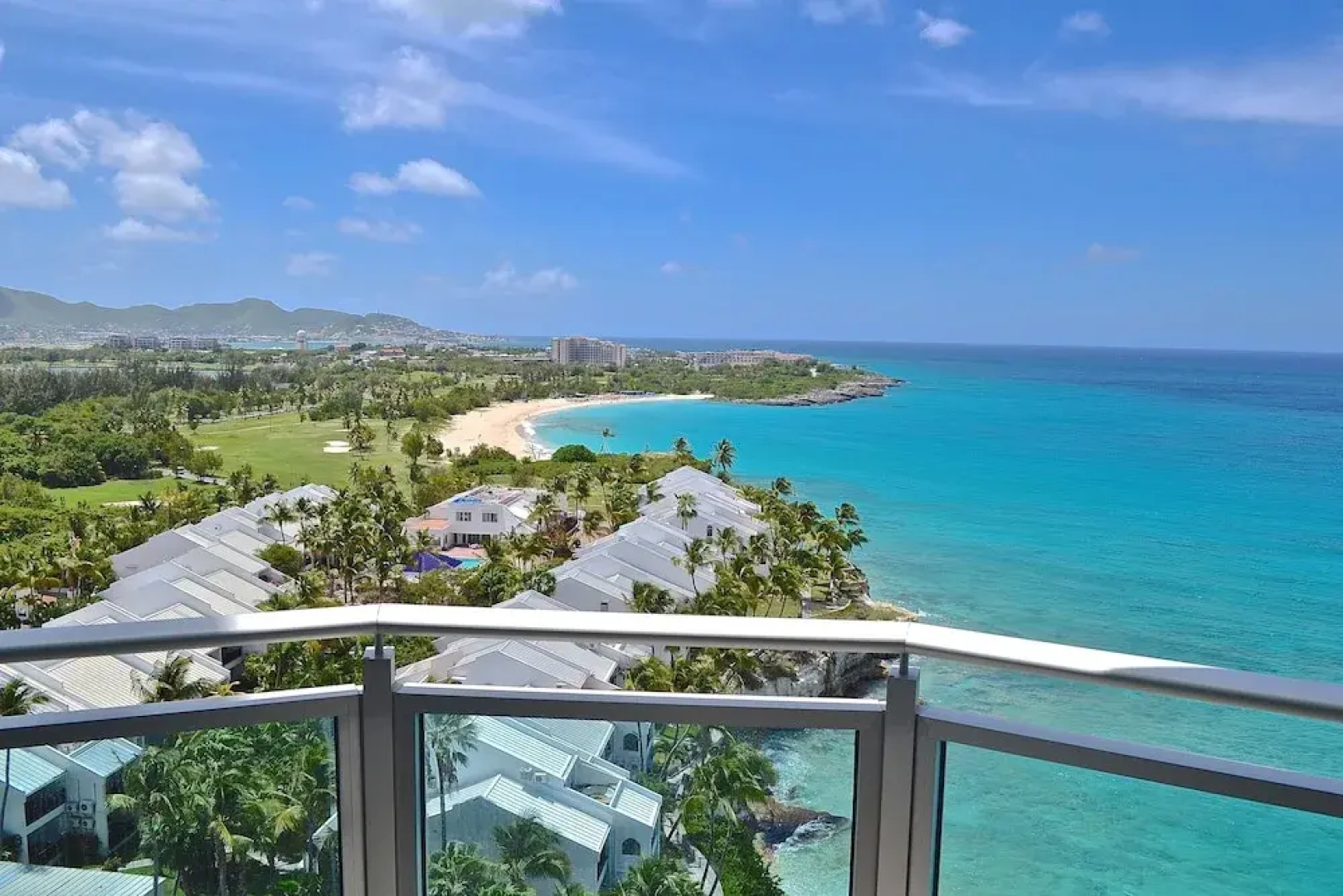 *The CLIFF_ BEACHFRONT and LUXURY MODERN UNIT* C2