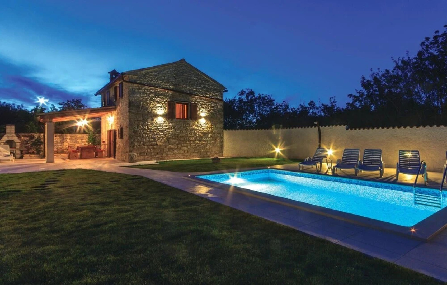 Stunning Home in Filipana With Wifi and 2 Bedrooms