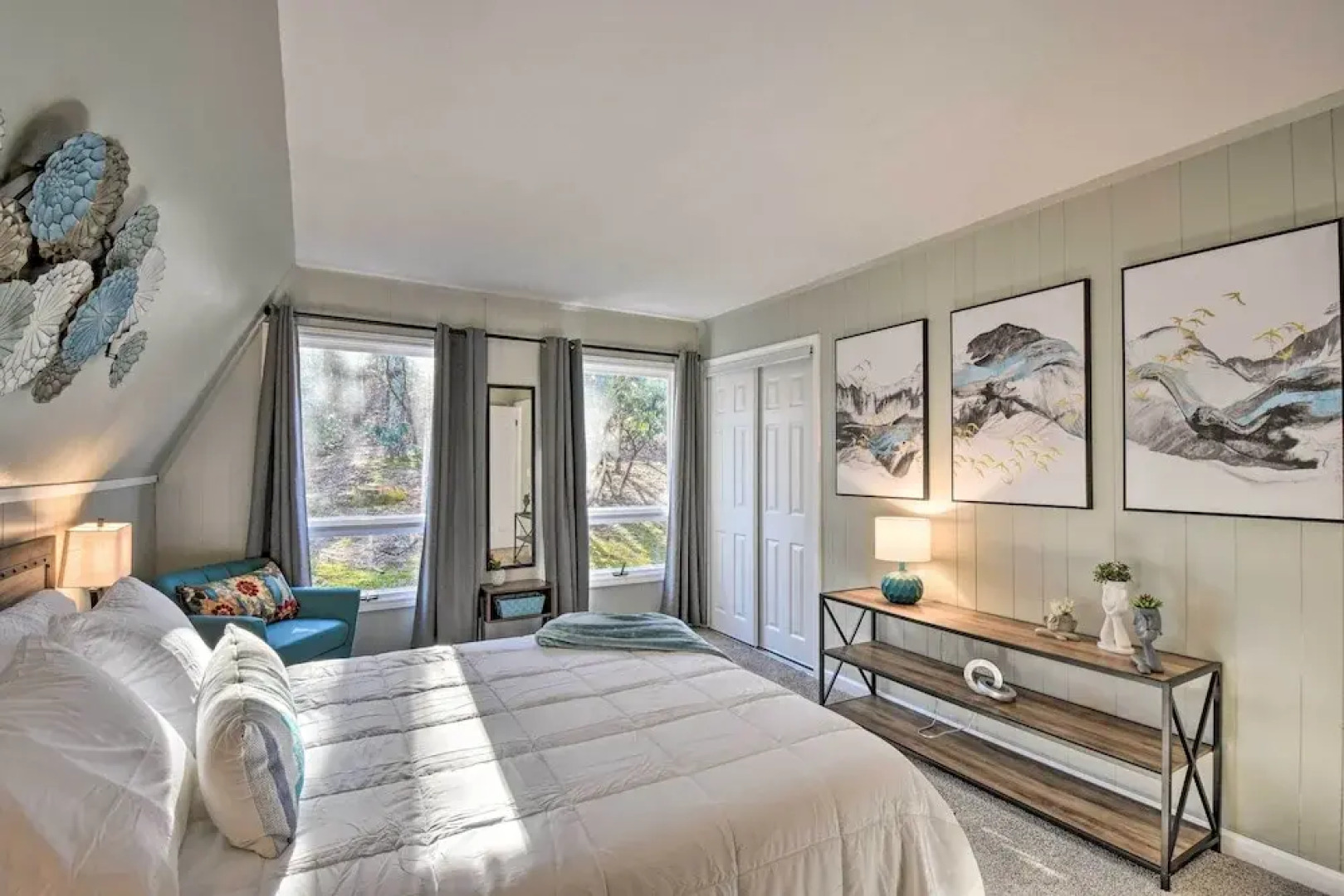 Spacious & Newly Remodeled A-frame w/ 2 Decks