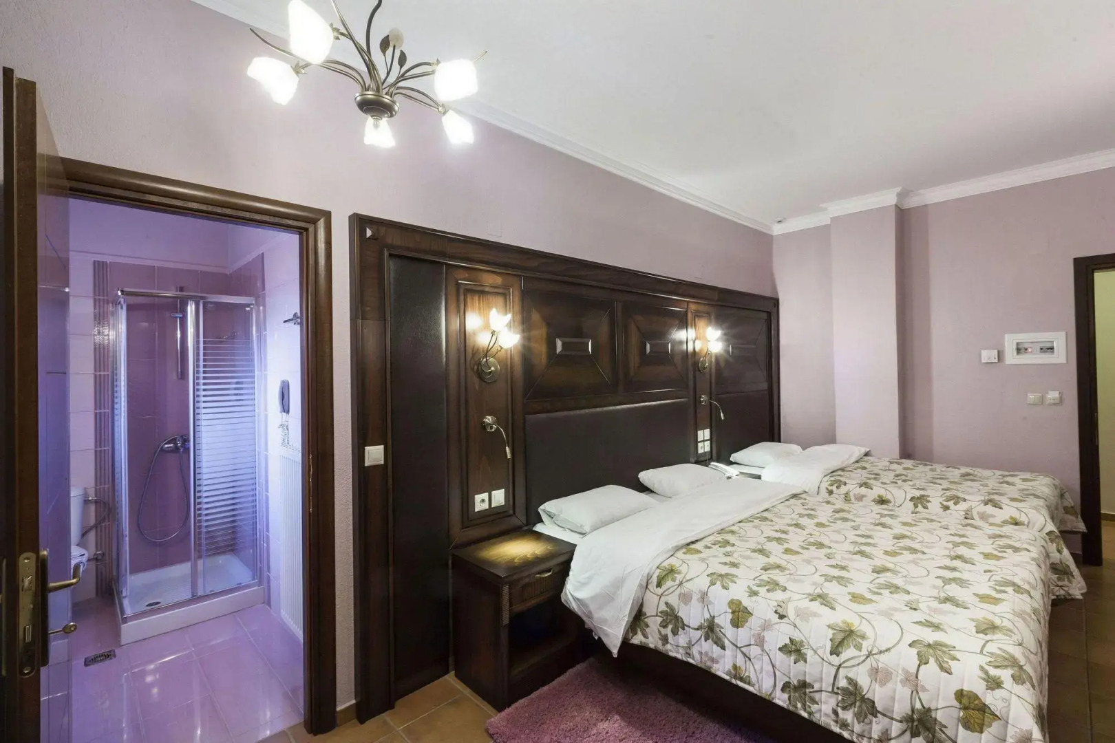 Dellas Boutique Hotel