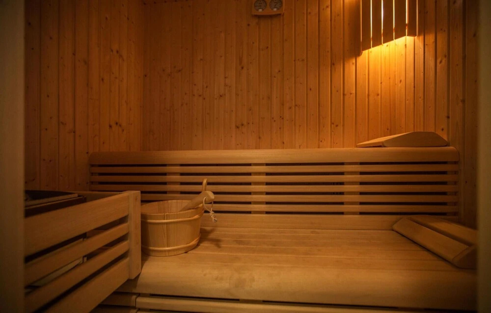 Beautiful Home in Grohote With Wifi, 4 Bedrooms and Sauna