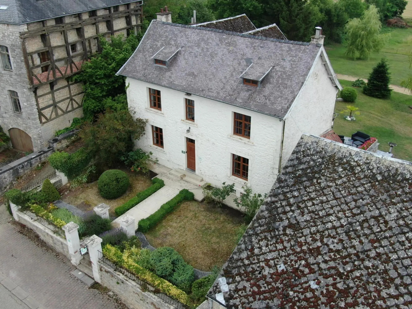 Luxurious Holiday Home with Garden in Gimnee