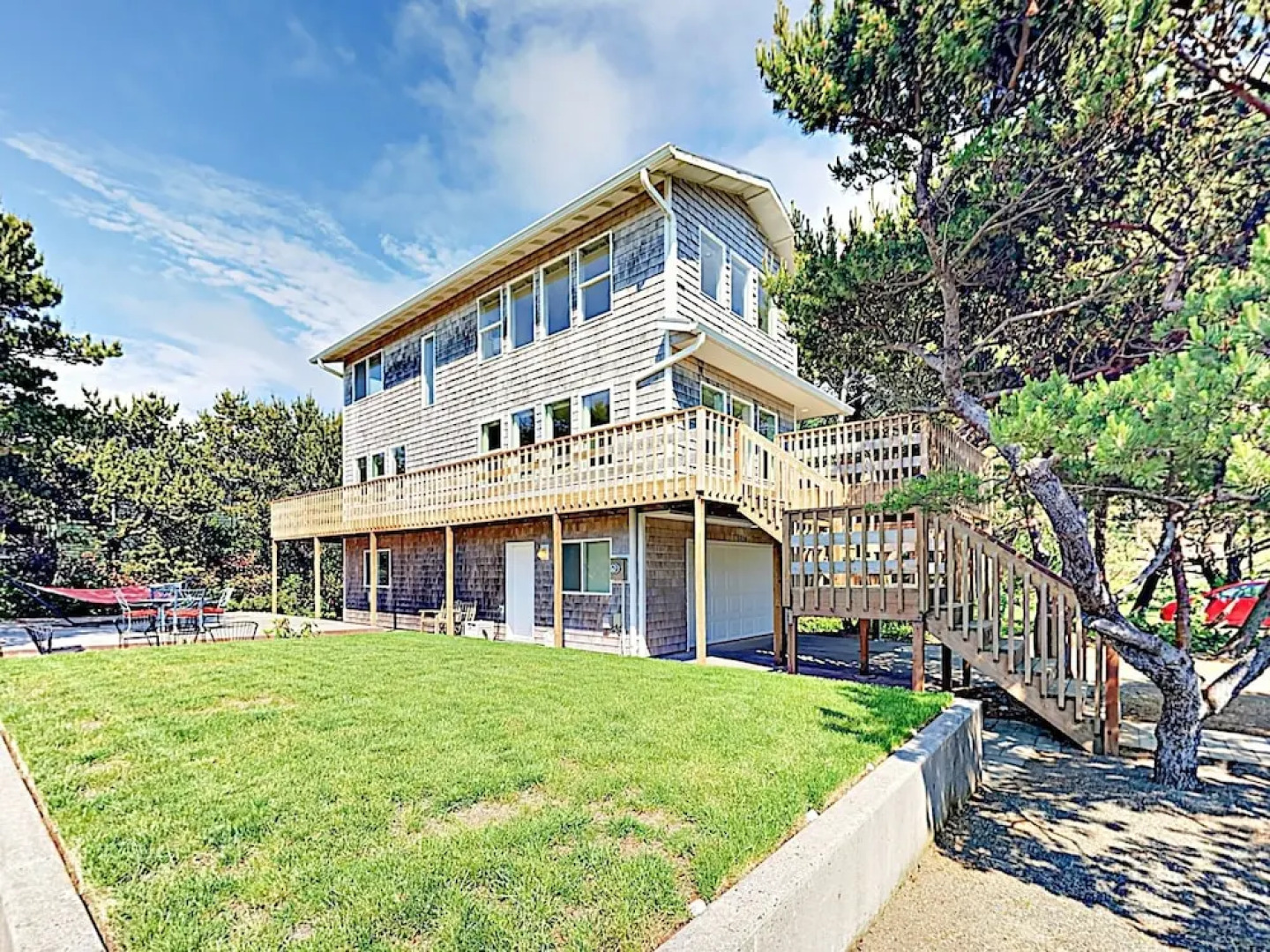 5870 Cloverdale - 4 Br Home