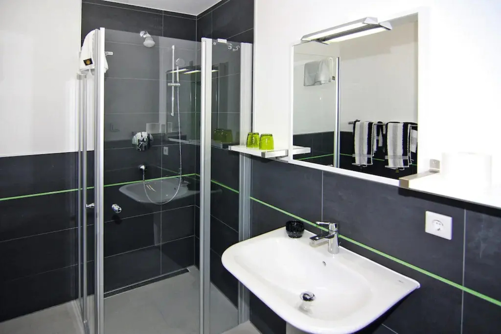 Apartment House Calmsailing, Borgerende