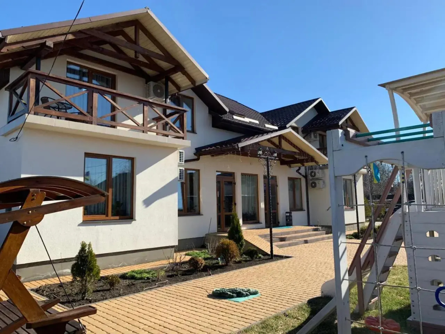 Guest House Shale