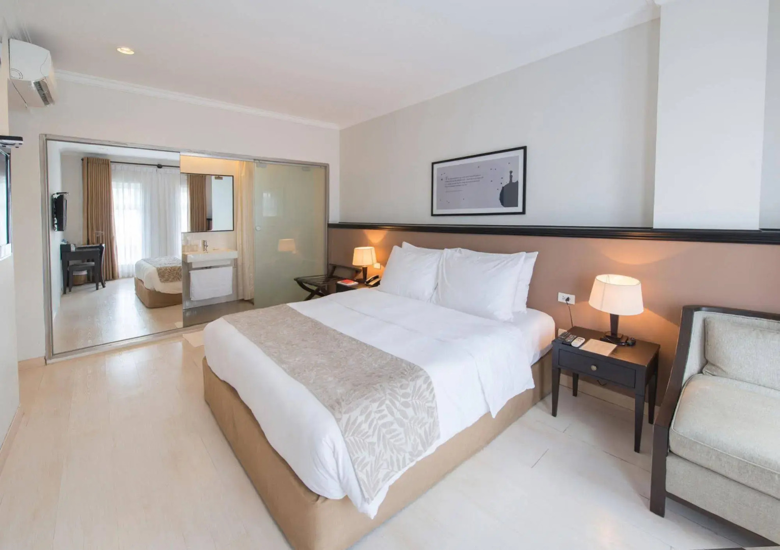 The Alcove Library Hotel