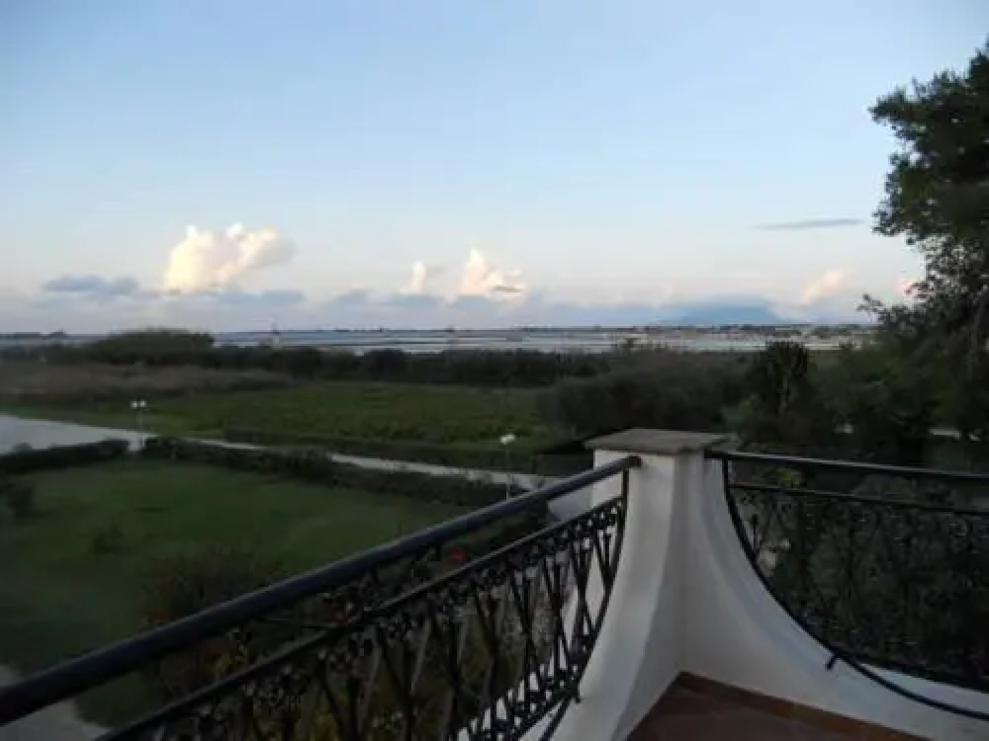 Di Fronte l'Isola Di Mothya