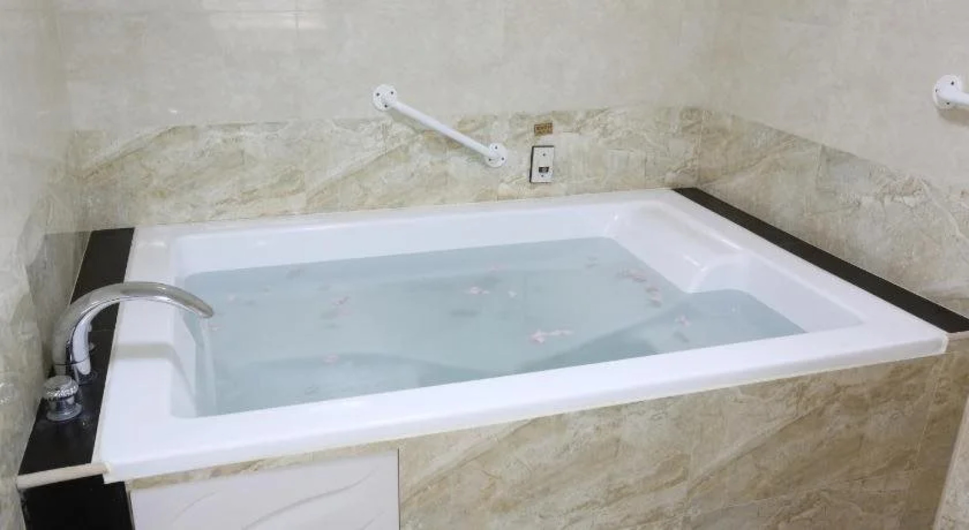 Utopia Holiday Hotel