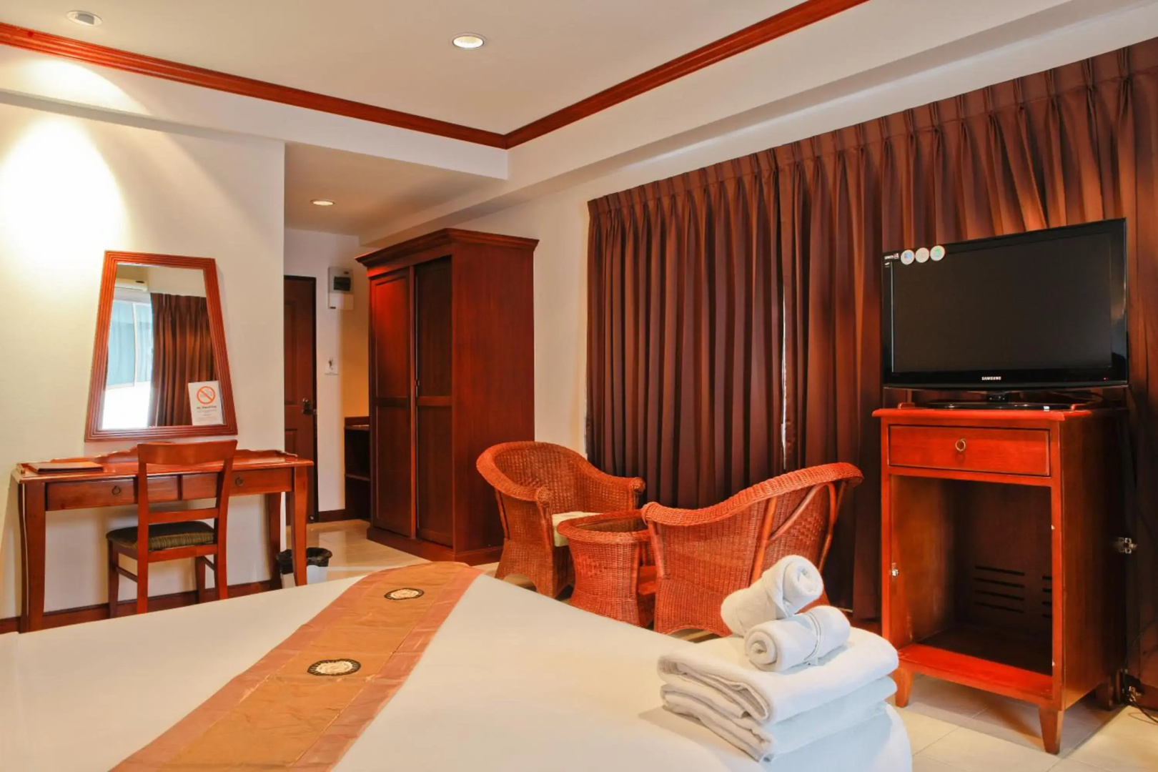 Inn House Hotel