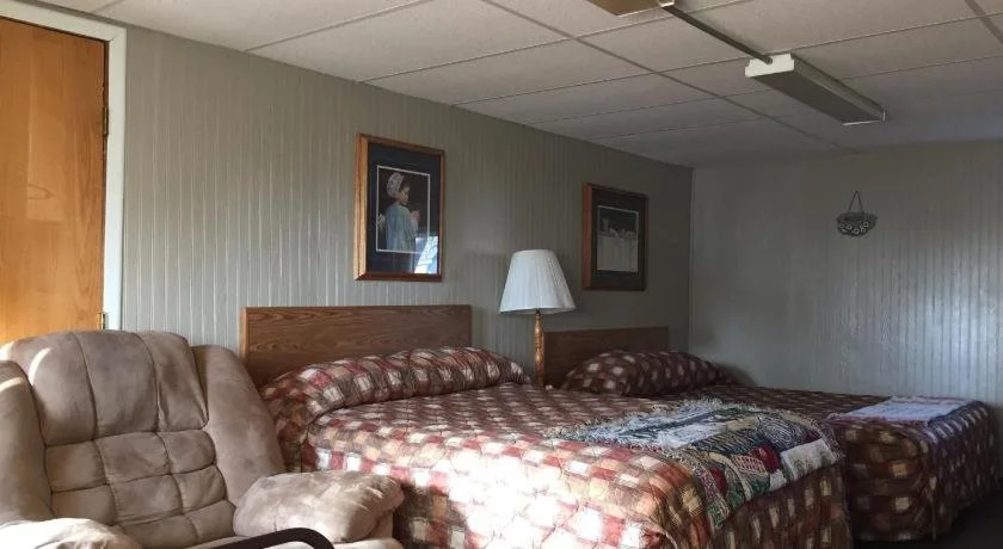 Town N' Country Motel and Shuttle