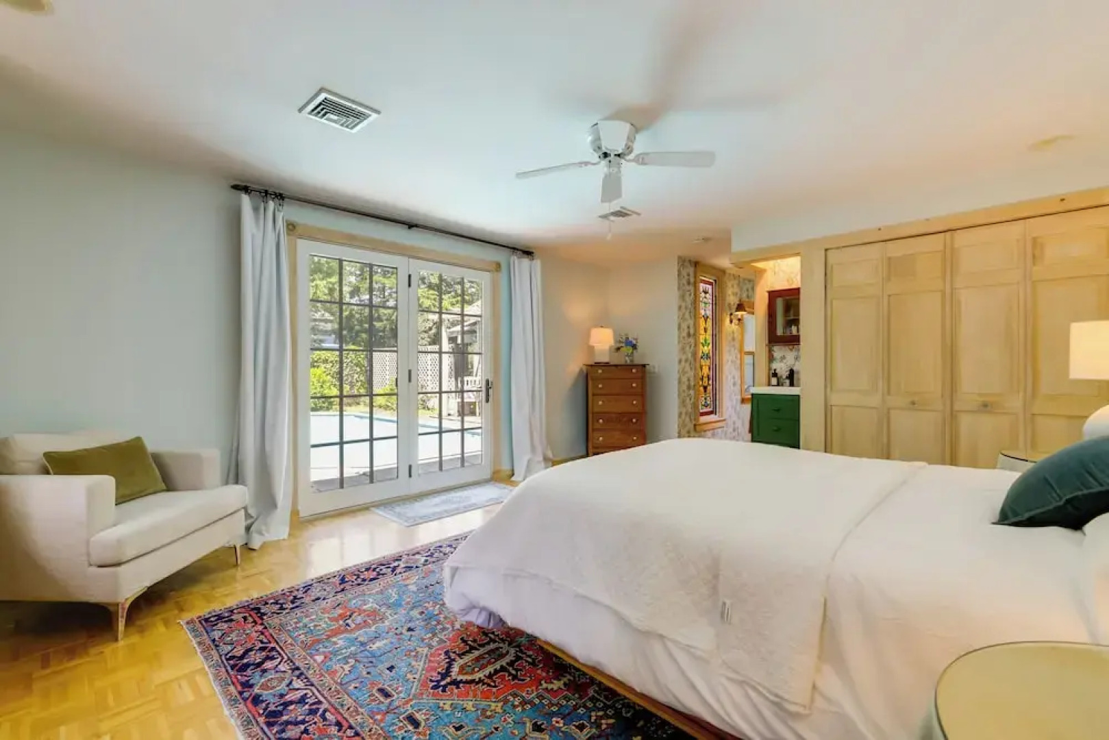 Beautiful & Historic Cottage, Steps to Elm Park