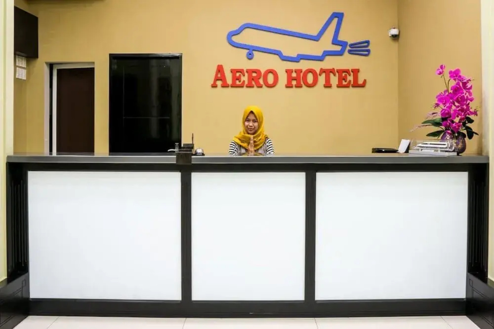 OYO 870 Aero Hotel