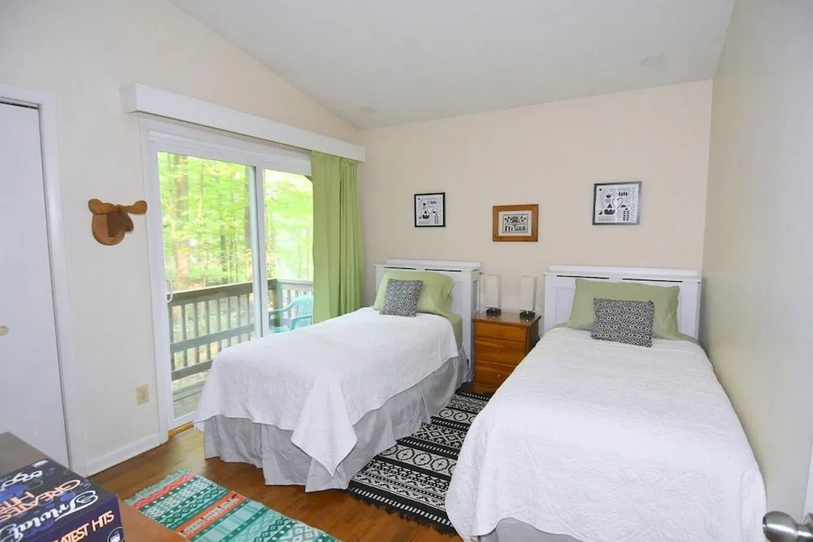 Autumn Wings - A Natural Retreat