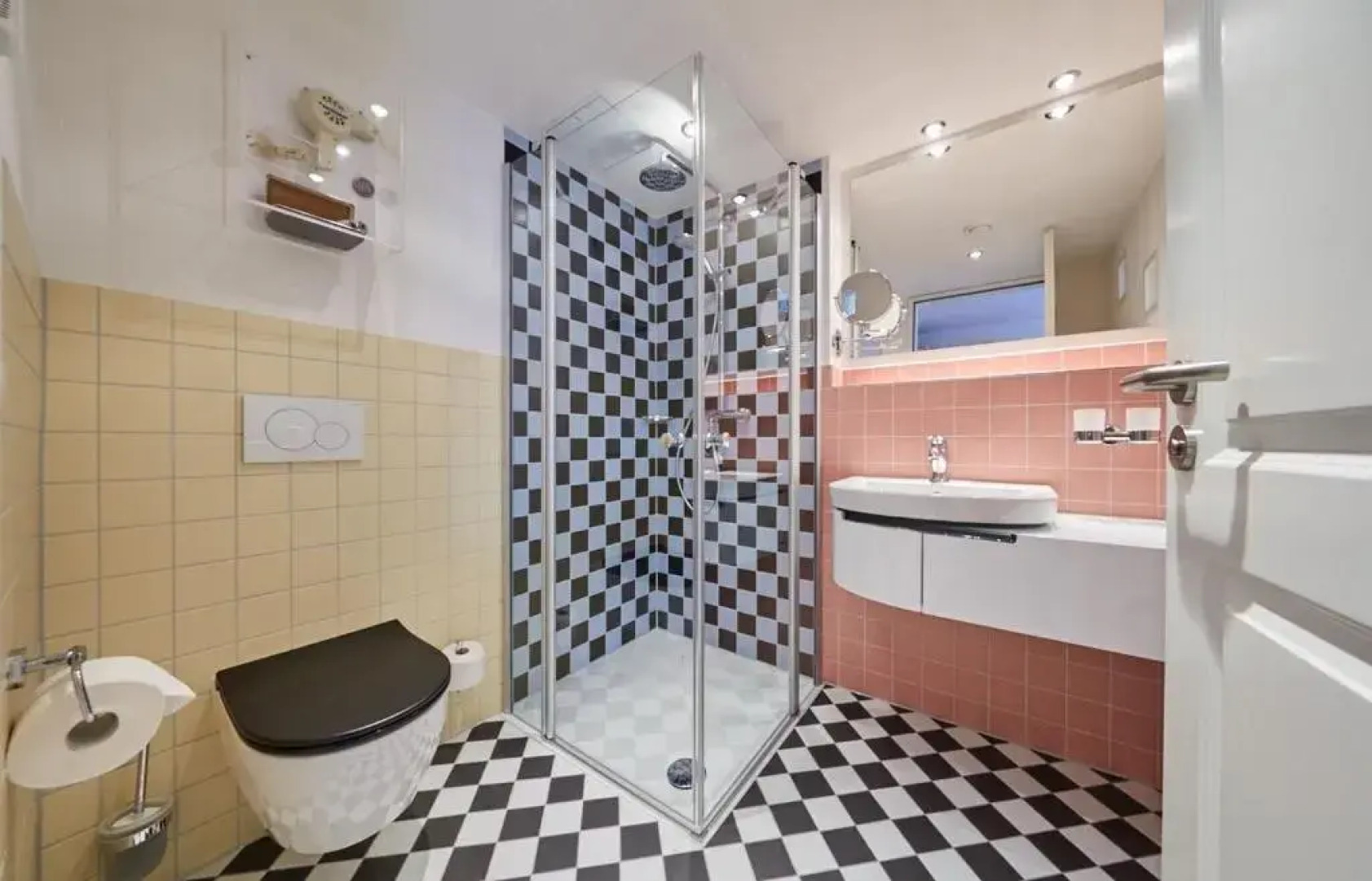 Bernstein Hotel "50`s Seaside Motel"