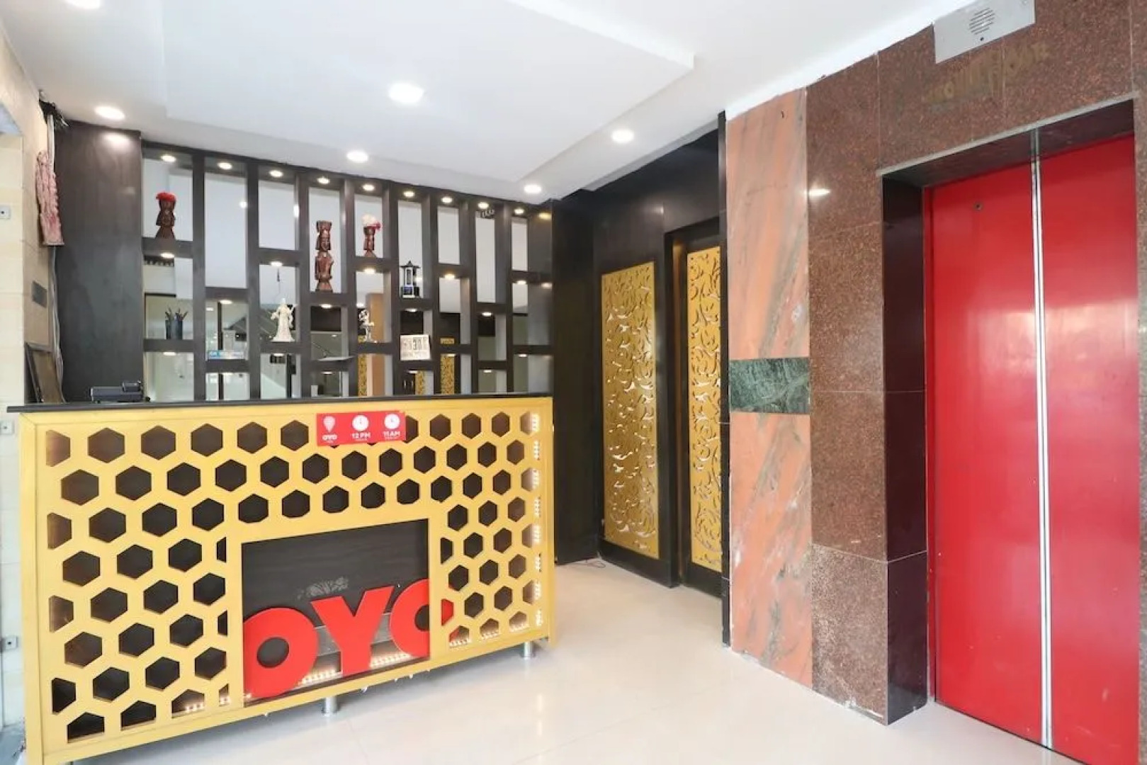 Oyo 29852 Hotel Golden View
