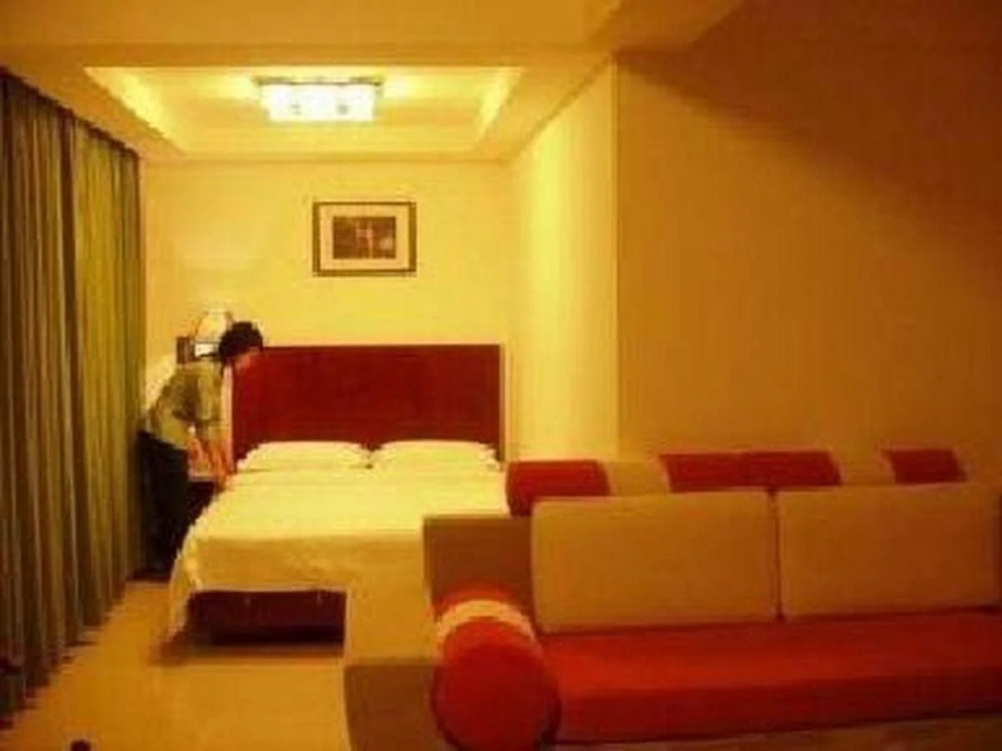 Blue-Sea Sunny Hotel