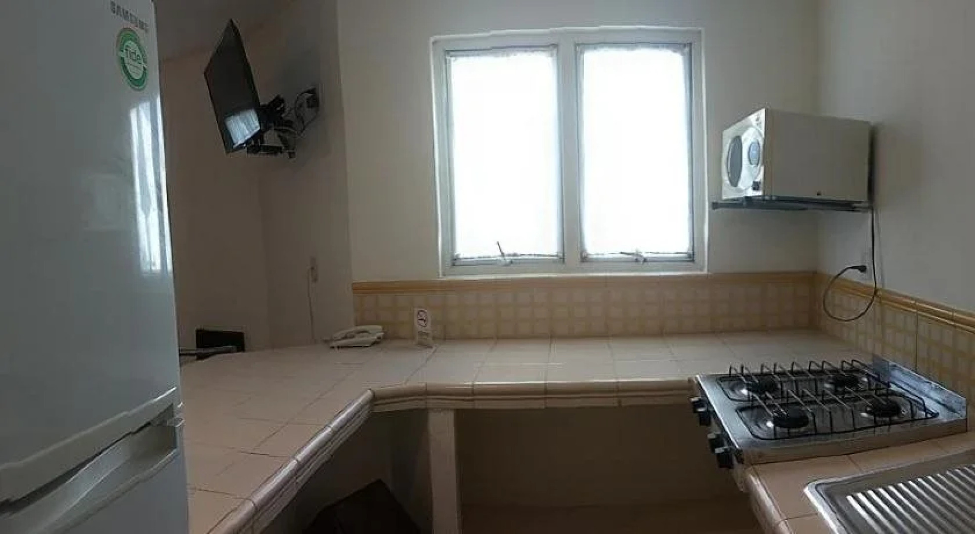 Angeles Suites Hotel