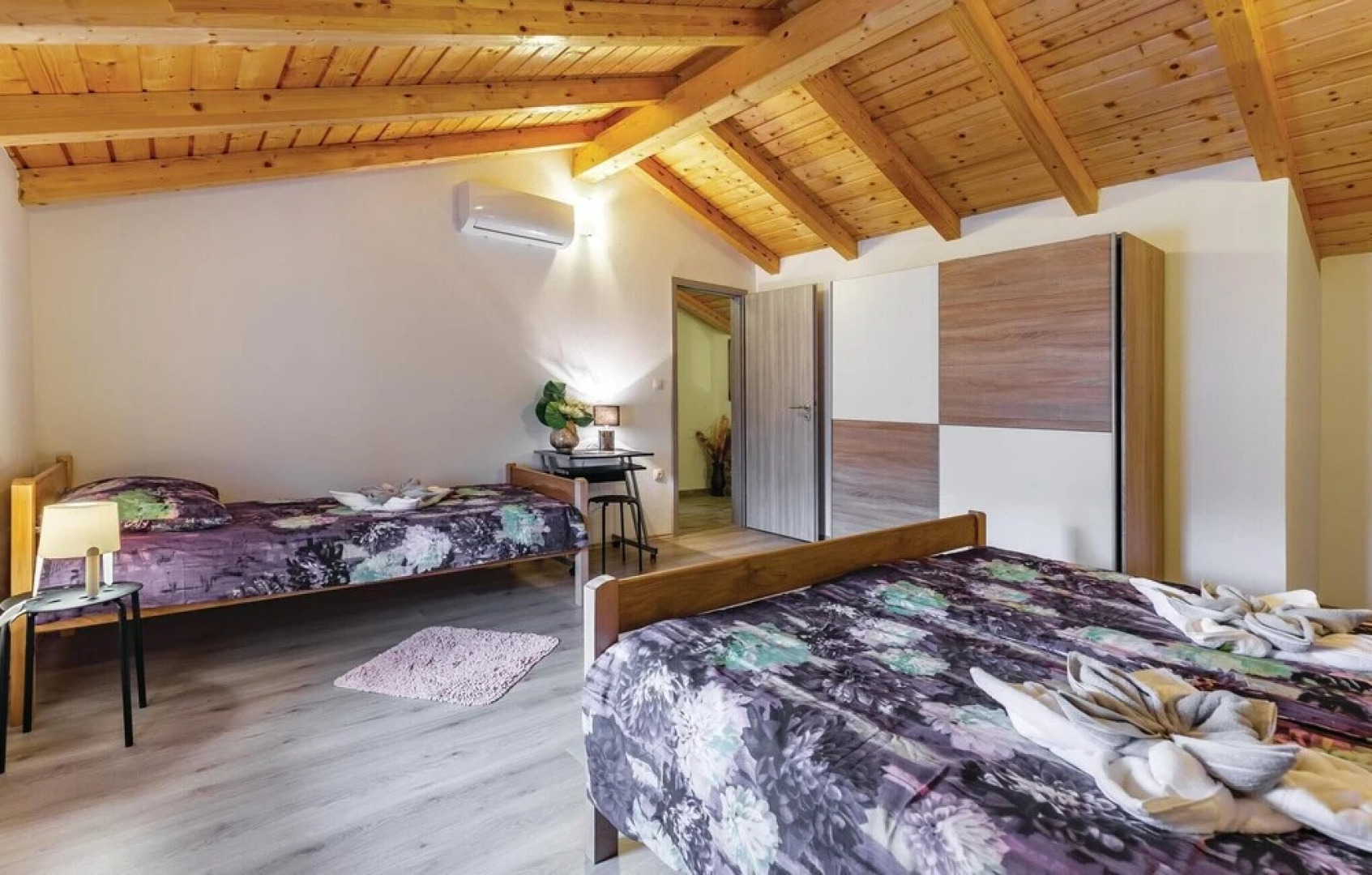 Stunning Home in Peruski With Wifi and 2 Bedrooms