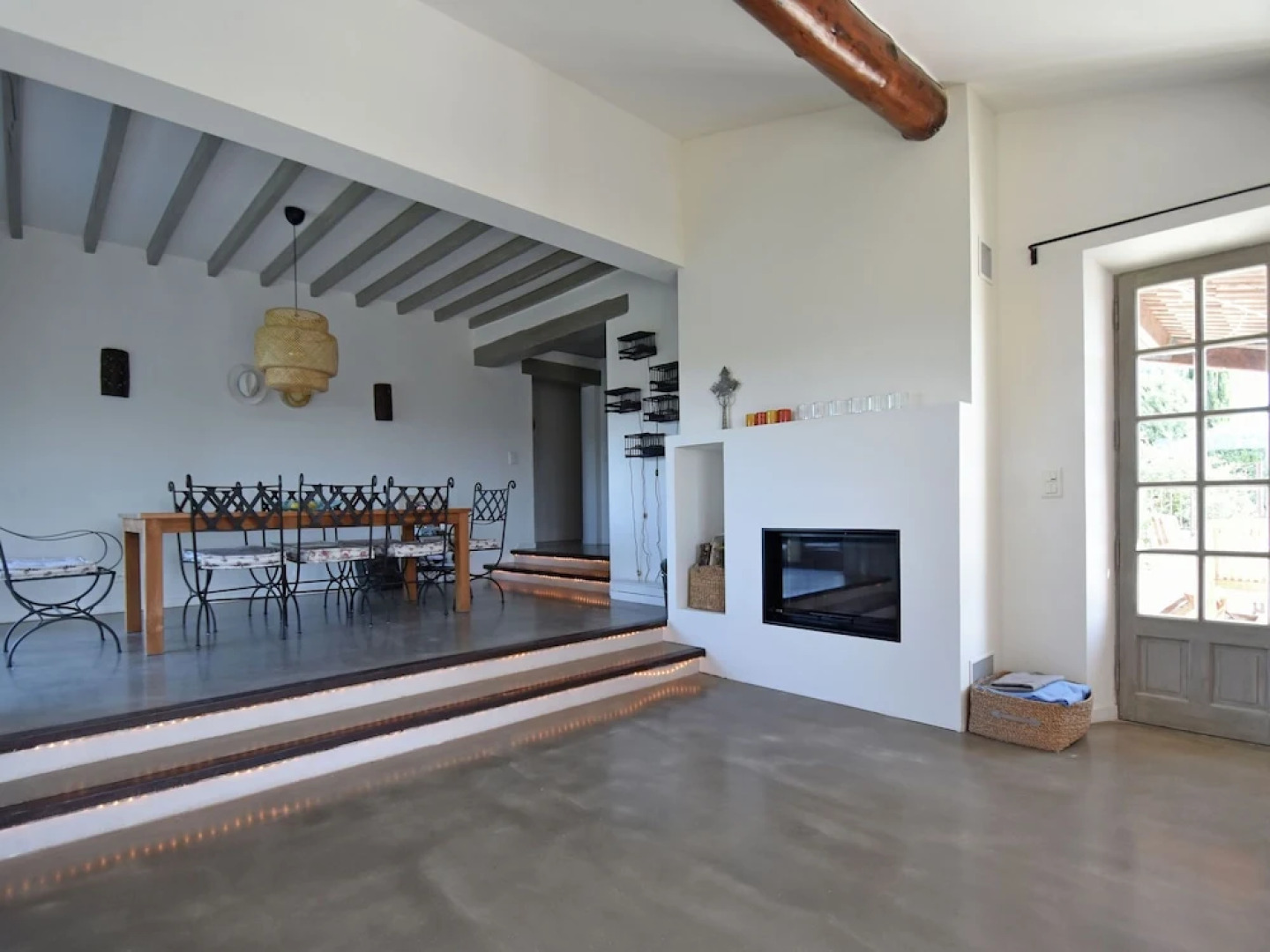 Luxurious Villa in Roussillon With Private Swimming Pool