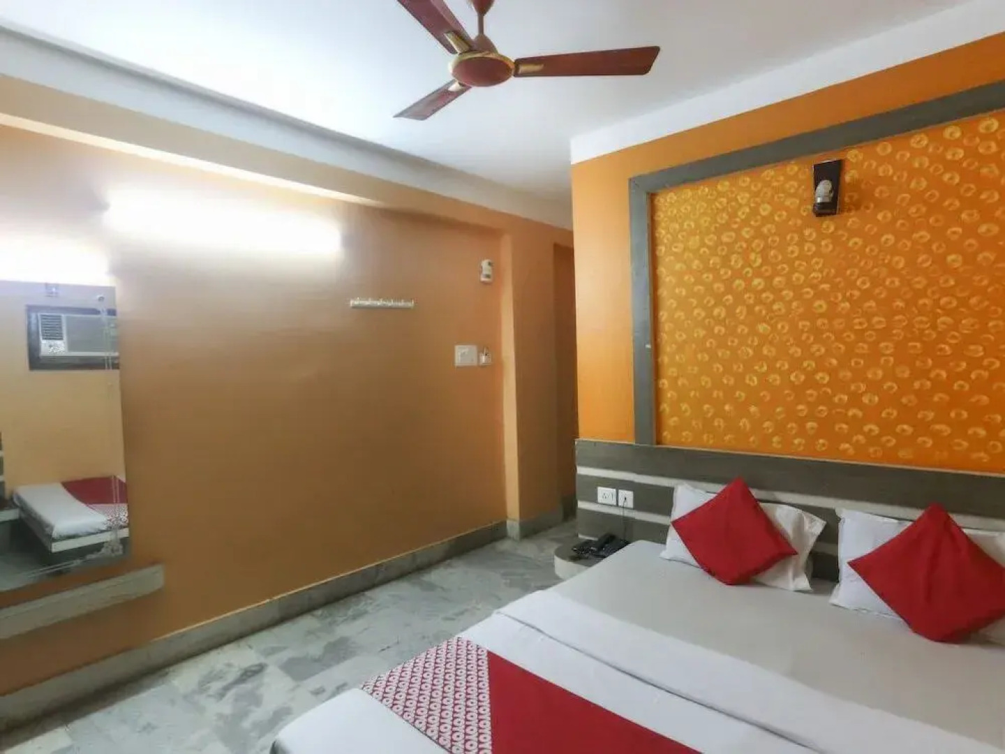 Hotel Tanushree by OYO Rooms