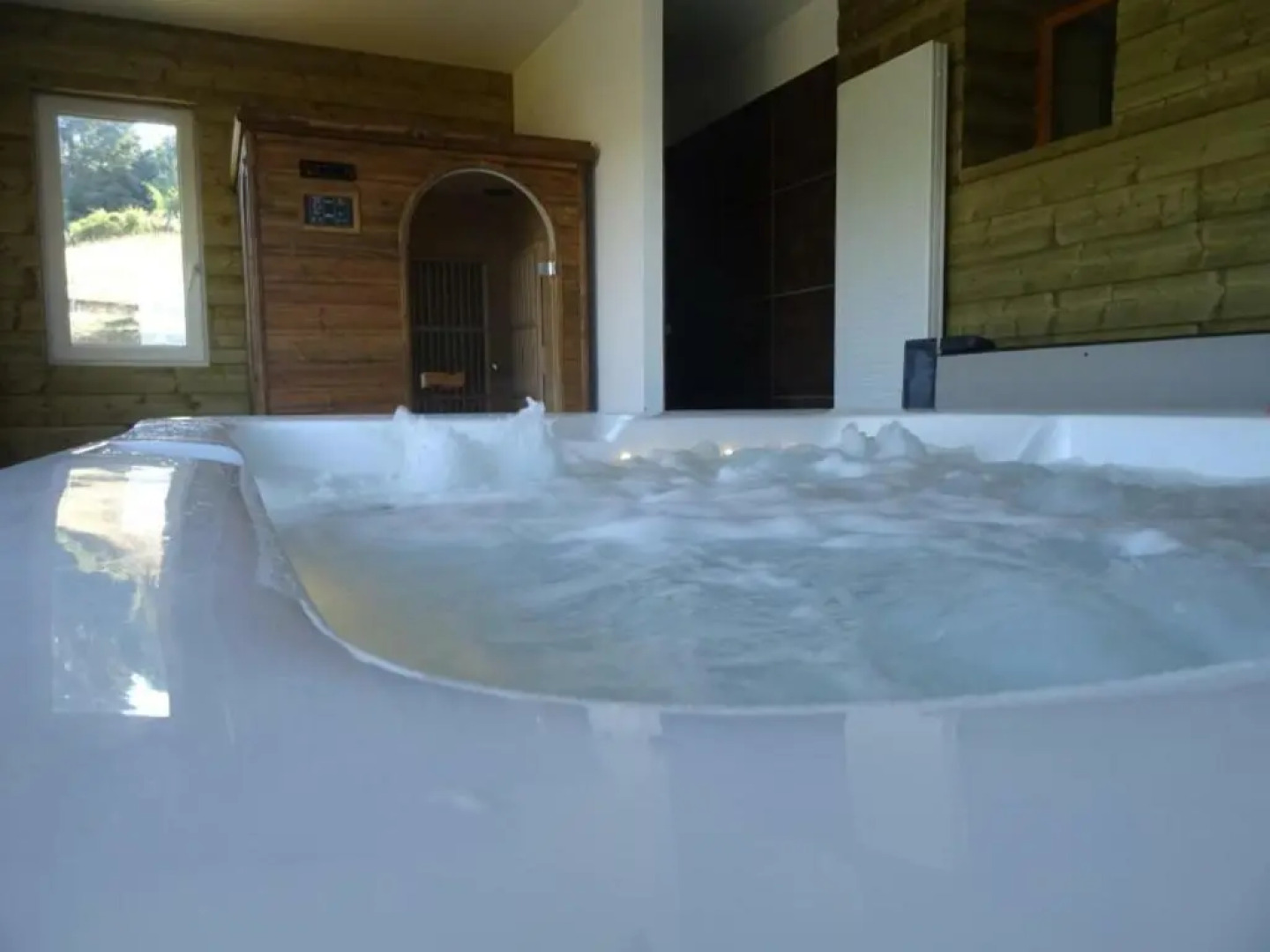 Gîte Saint-André-d'Apchon, 1 pièce, 2 personnes - FR-1-496-23