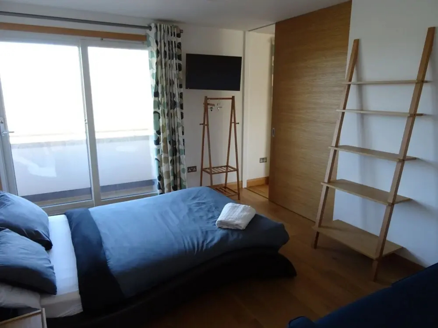 Grey Harlings Apartment