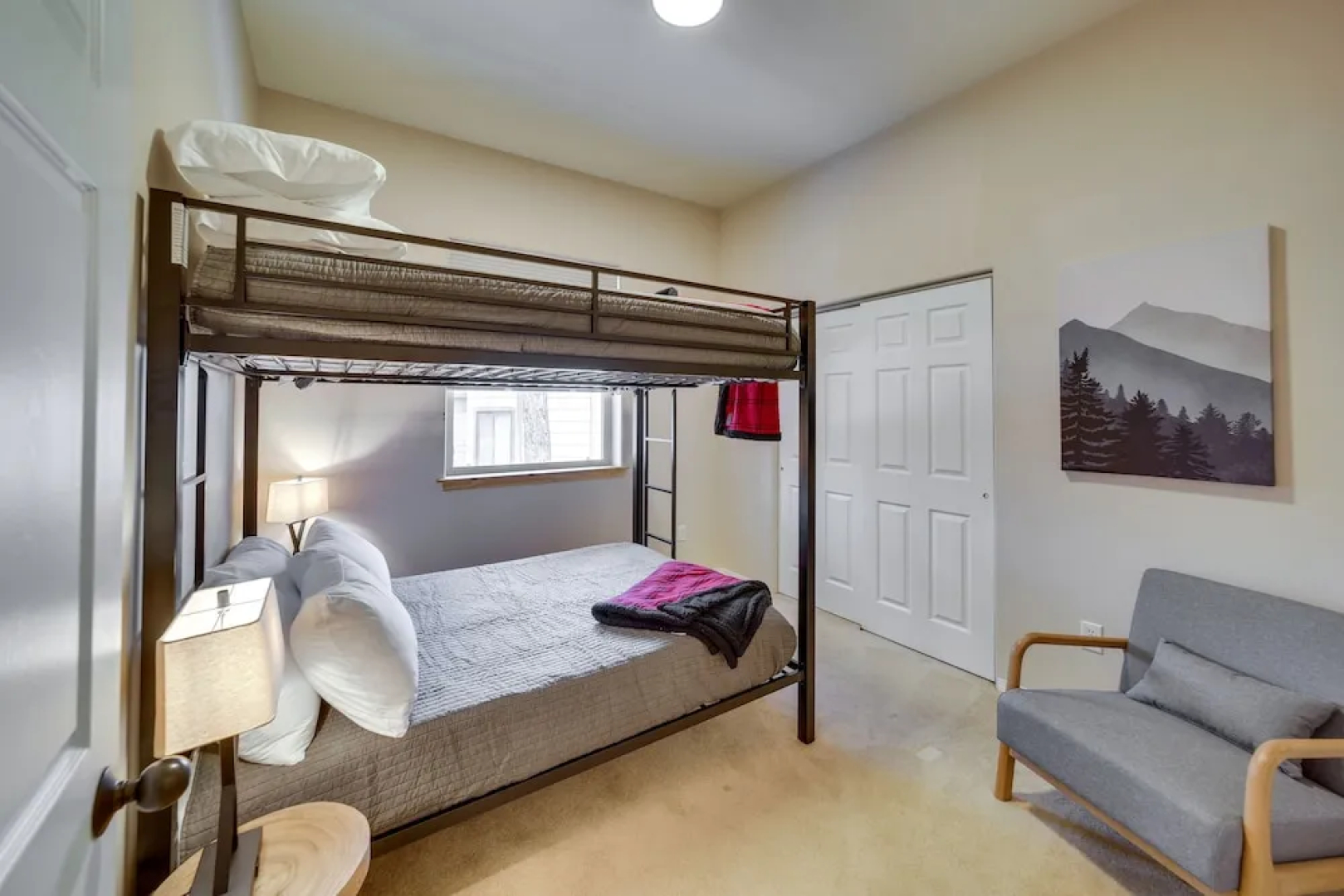 Golf & Hike: Munds Park Retreat w/ Forest Access!