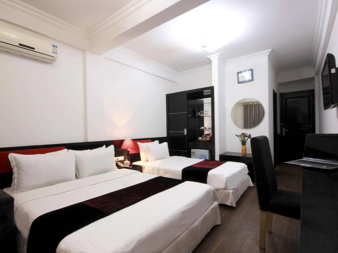 Hanoi Crystal Hotel